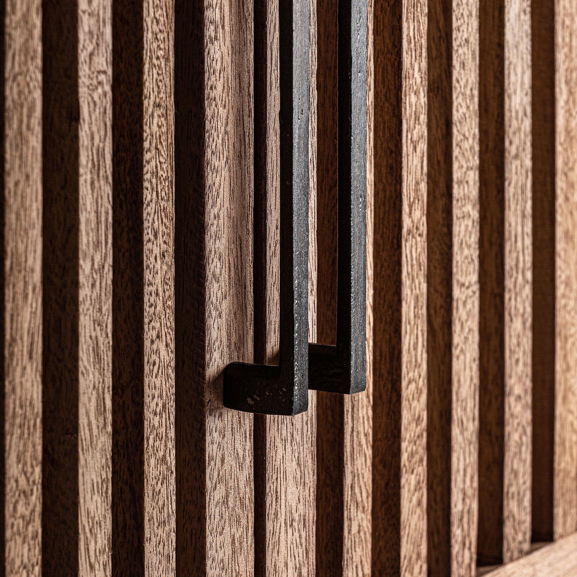 GAFFNEY WARDROBE
